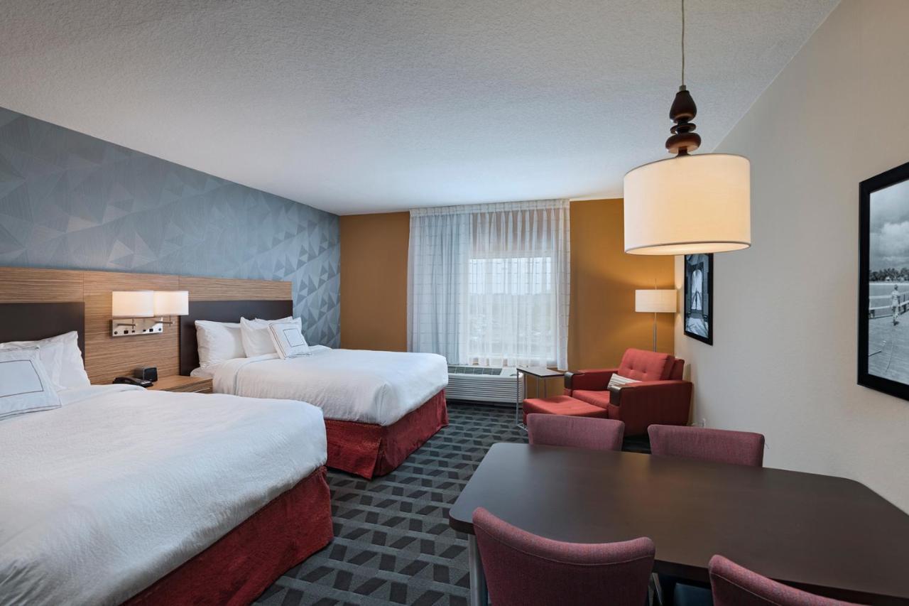 Towneplace Suites By Marriott Naples Vineyards Exterior photo