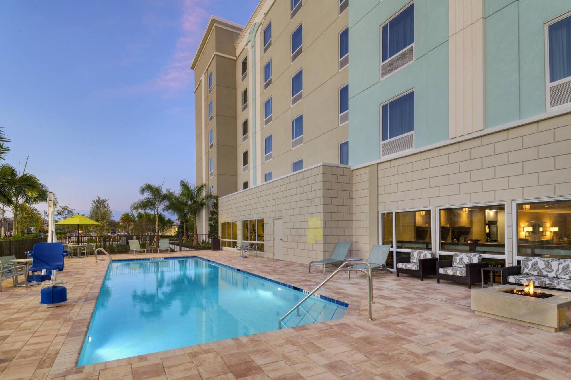 Towneplace Suites By Marriott Naples Exterior photo